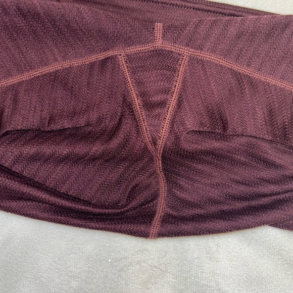 Athleta Cropped Leggings 21” in Burgundy - Picture 5 of 7